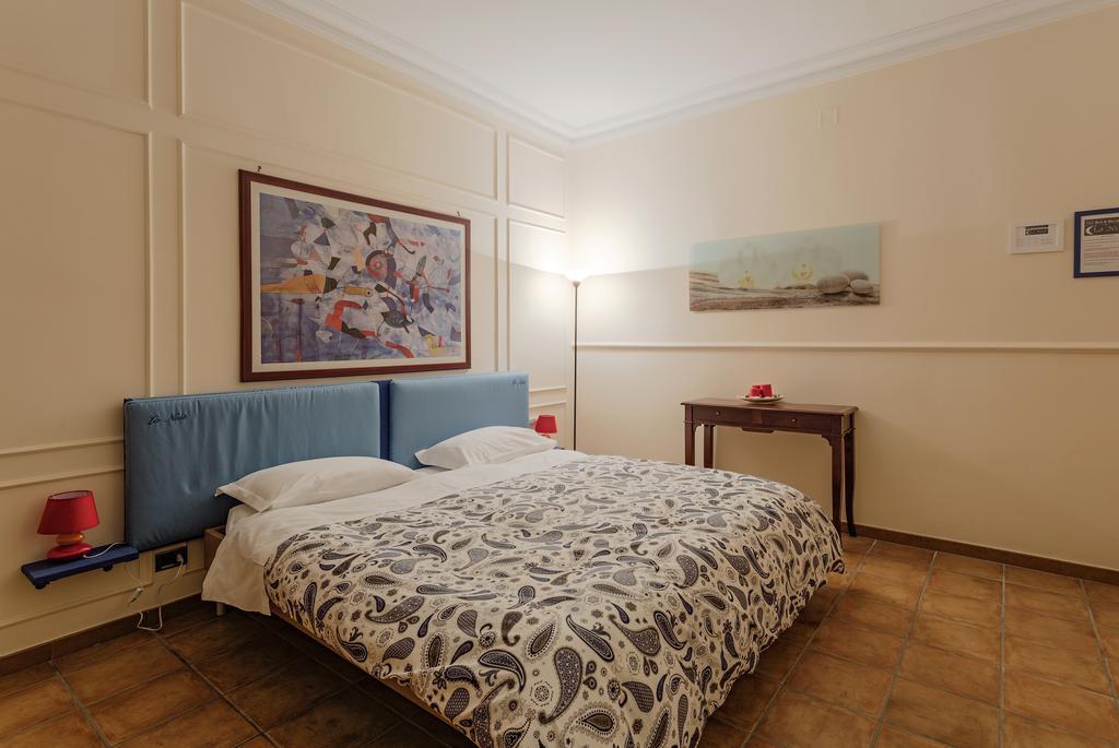 La Nuit Bed & Breakfast Bari Bilik gambar